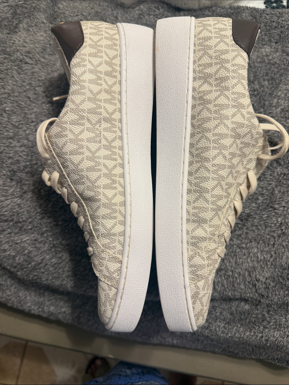 Shoes - Picture 2 of 3
